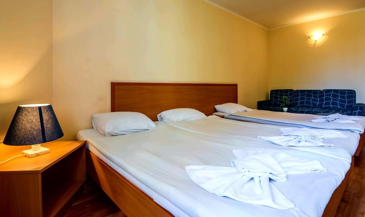 Family Hotel Dalis Sofie Exteriér fotografie
